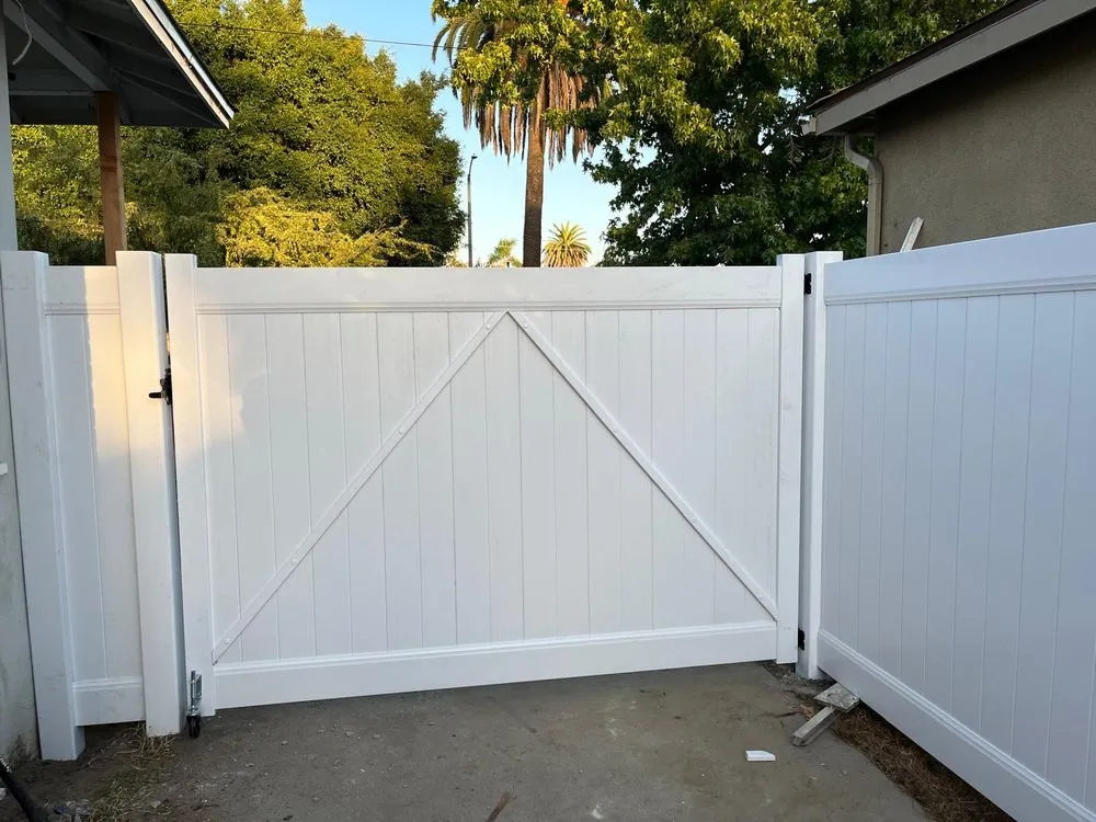 Professional wood fence service for homes in Long Beach, CA by A G Solution