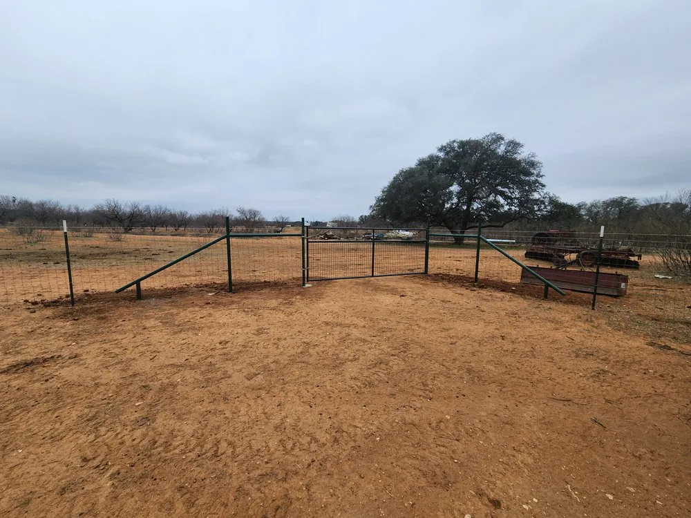 Top-rated fence repair for homes in Blanket, TX by A1 CenTex