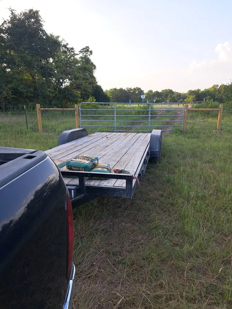 Quality fence installation for homes in Trinity, TX by A1fencinganddecks.com