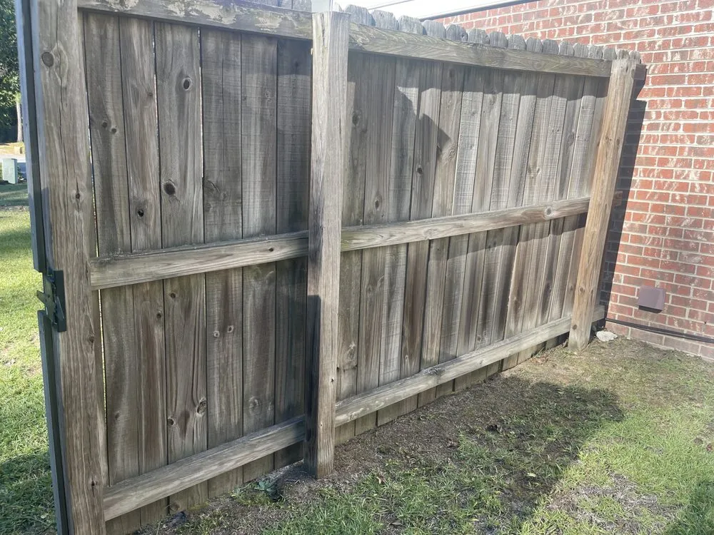 Top-rated vinyl fence installation in Harrells, NC by A&A Construction