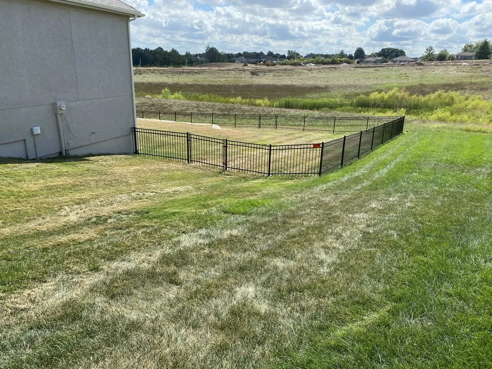 Affordable vinyl fence installation experts serving Independence, MO - Absolute Designs