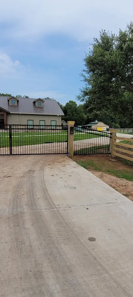 Affordable vinyl fence installation in Katy, TX by A&J Gate Operator