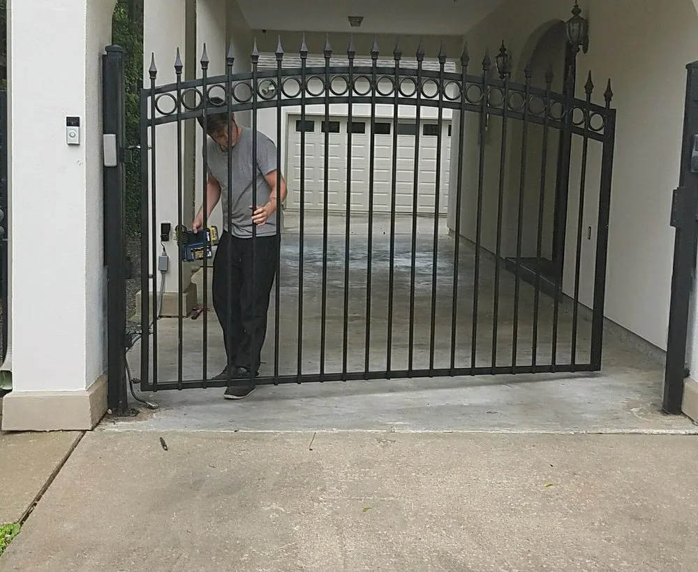 Reliable wood fence service experts serving Katy, TX - A&J Gate Operator