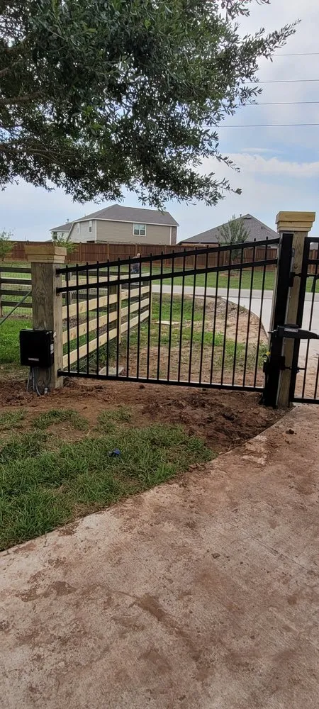 Expert chain link fencing experts serving Katy, TX - A&J Gate Operator