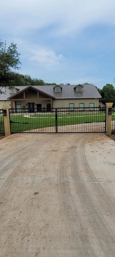 Affordable privacy fencing for homes in Katy, TX by A&J Gate Operator
