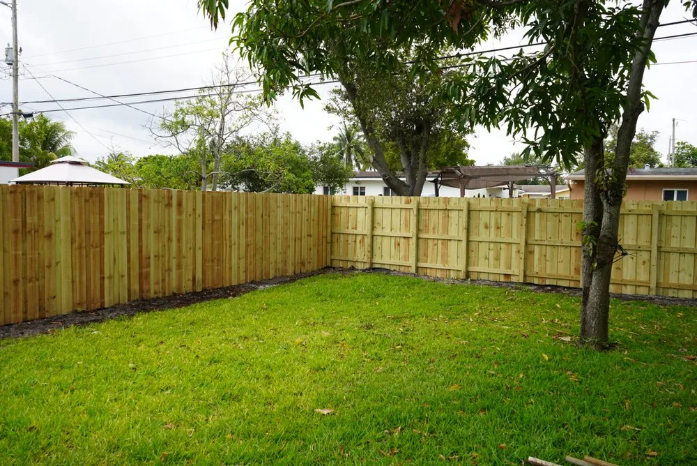 Local fence installation in Miami, FL by AKCS