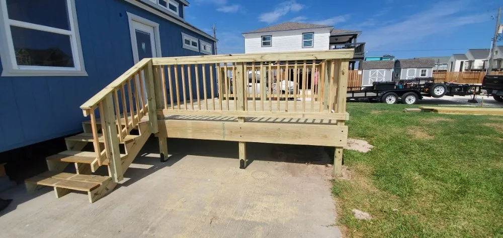 Affordable vinyl fence installation experts serving Angleton, TX - Alexander Construction