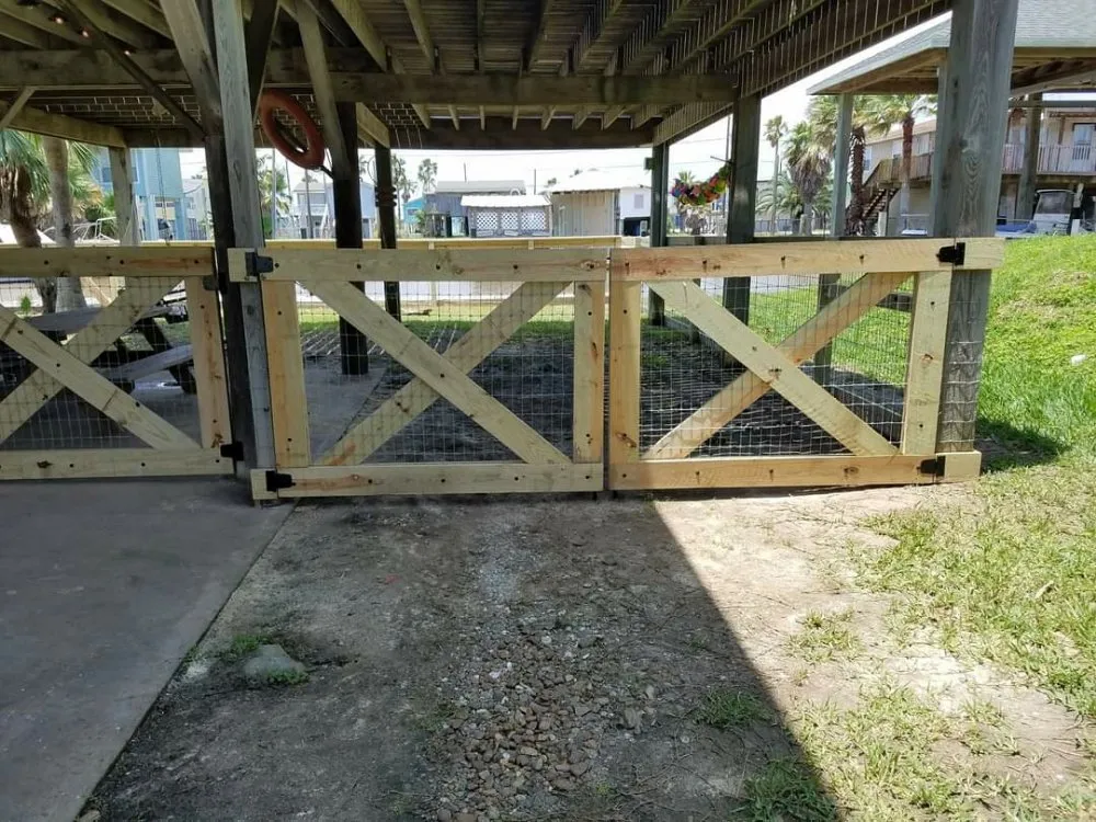 Top-rated fence installation experts serving Angleton, TX - Alexander Construction