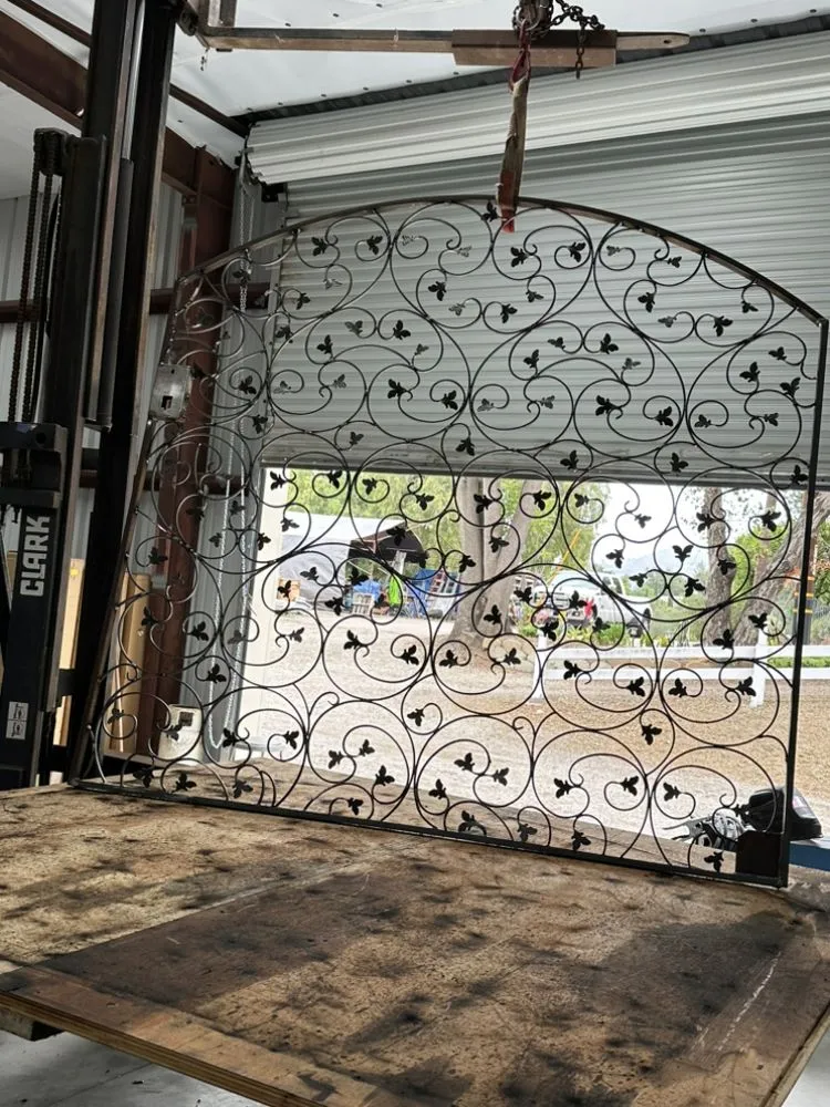 Local vinyl fence installation experts serving Fallbrook, CA - Alpha Cat Welding