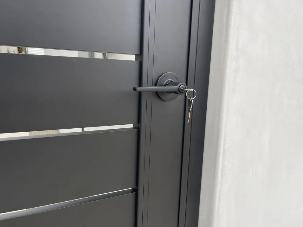 Quality wood fence service in Oxnard, CA by Alumission