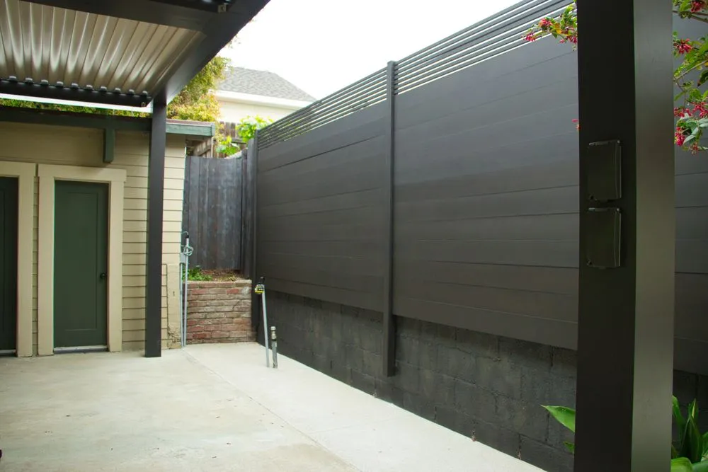 Affordable chain link fencing for homes in Oxnard, CA by Alumission