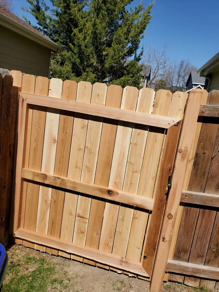 Affordable fence repair experts serving Northglenn, CO - Amicable construction