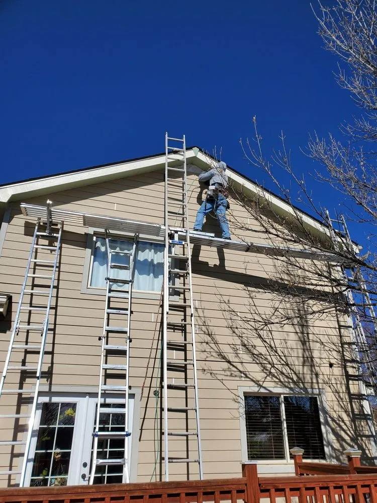 Expert vinyl fence installation for homes in Northglenn, CO by Amicable construction
