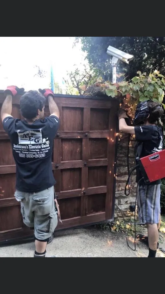 Reliable wood fence service experts serving Tujunga, CA - Anderson's Electric Gates