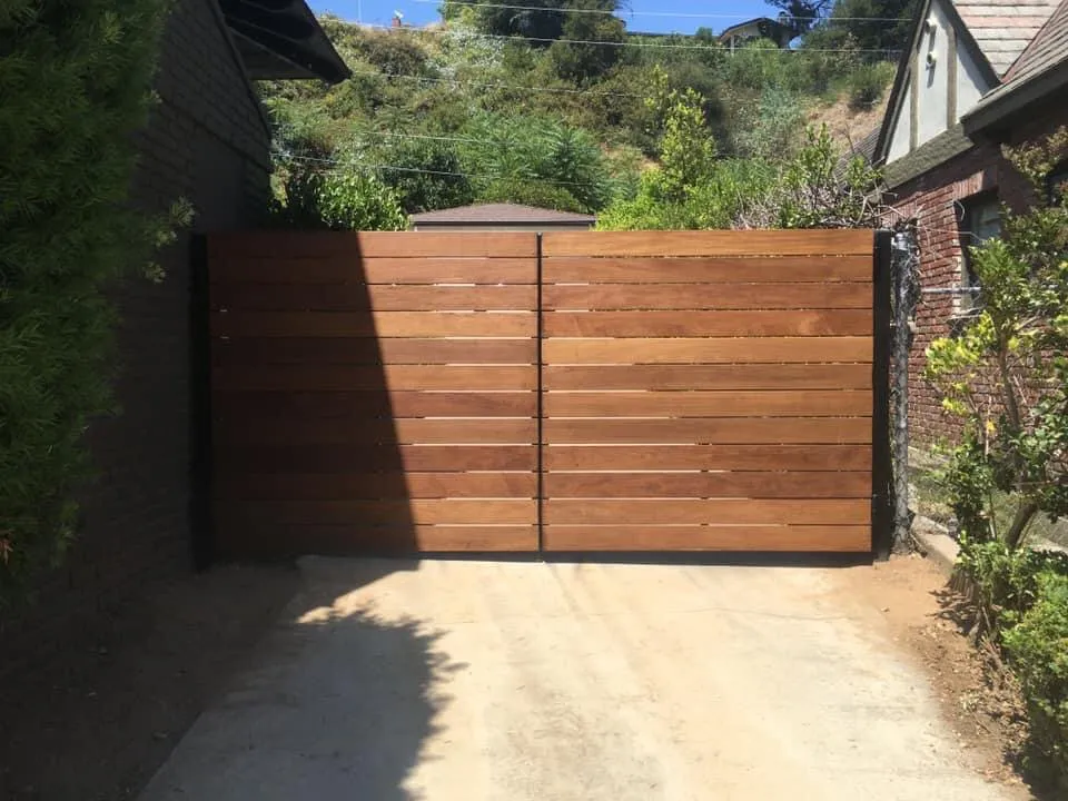 Quality vinyl fence installation for homes in Tujunga, CA by Anderson's Electric Gates