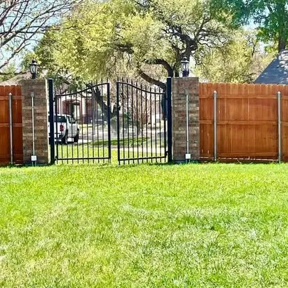 Expert vinyl fence installation experts serving Temple, TX - Apollo Construction