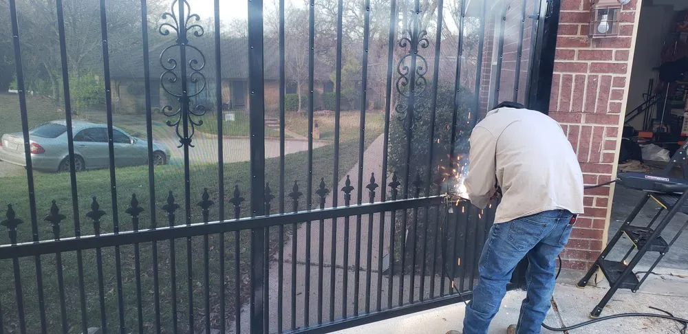 Local chain link fencing experts serving Hurst, TX - APS Fabrication