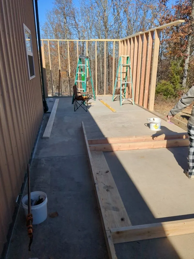 Expert vinyl fence installation for homes in Springfield, MO by Arborous