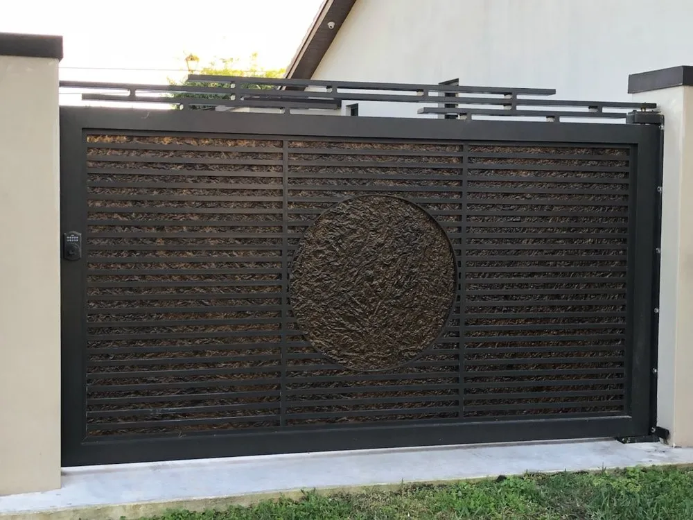 Trusted vinyl fence installation in Miami, FL by Archidesign