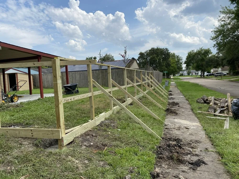 Local fence repair in Rosenberg, TX by Armour Built
