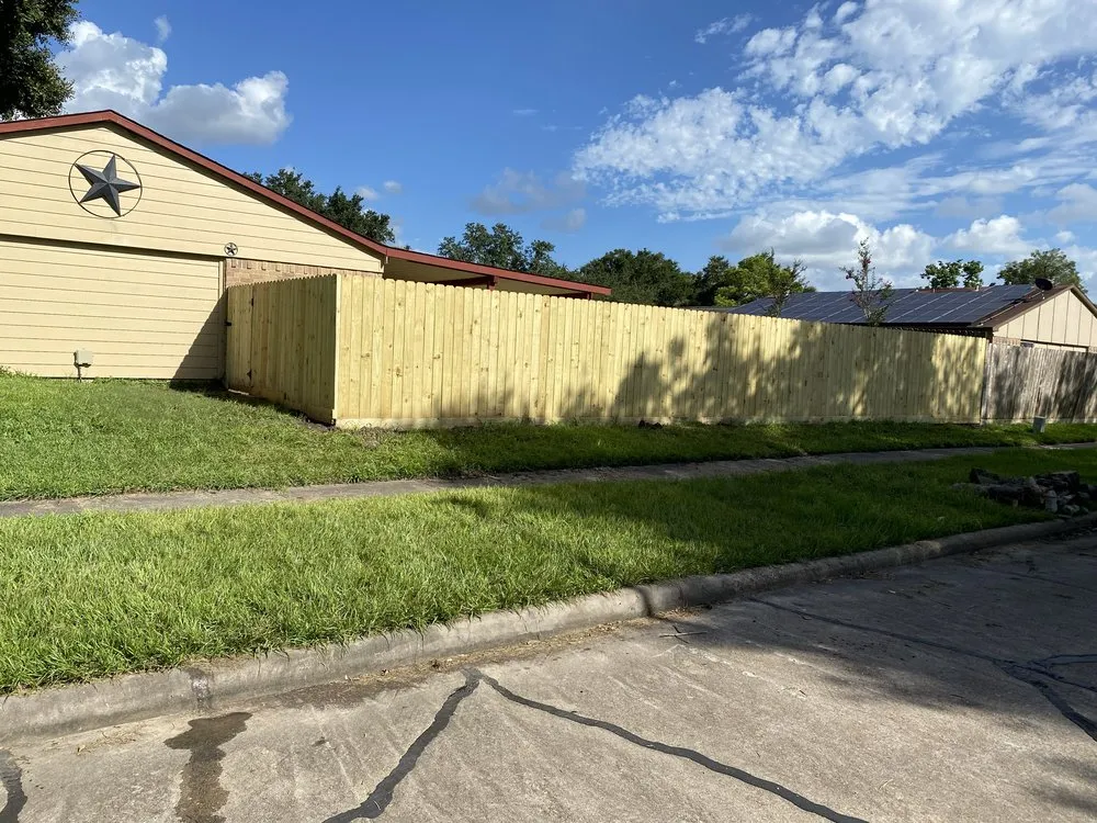 Local privacy fencing for homes in Rosenberg, TX by Armour Built