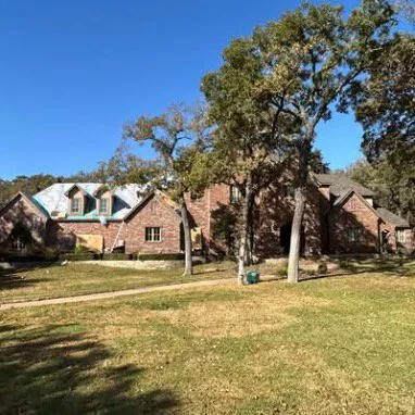 Local vinyl fence installation experts serving Keller, TX - Arrowhead Roofing