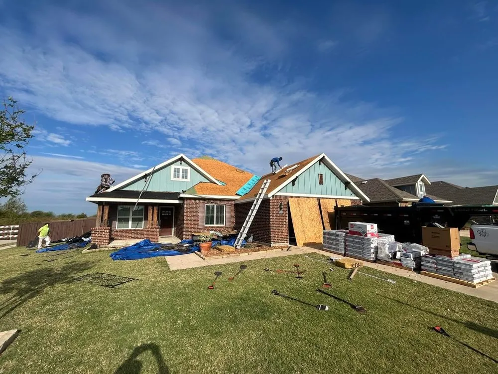 Reliable wood fence service service in Keller, TX - Arrowhead Roofing
