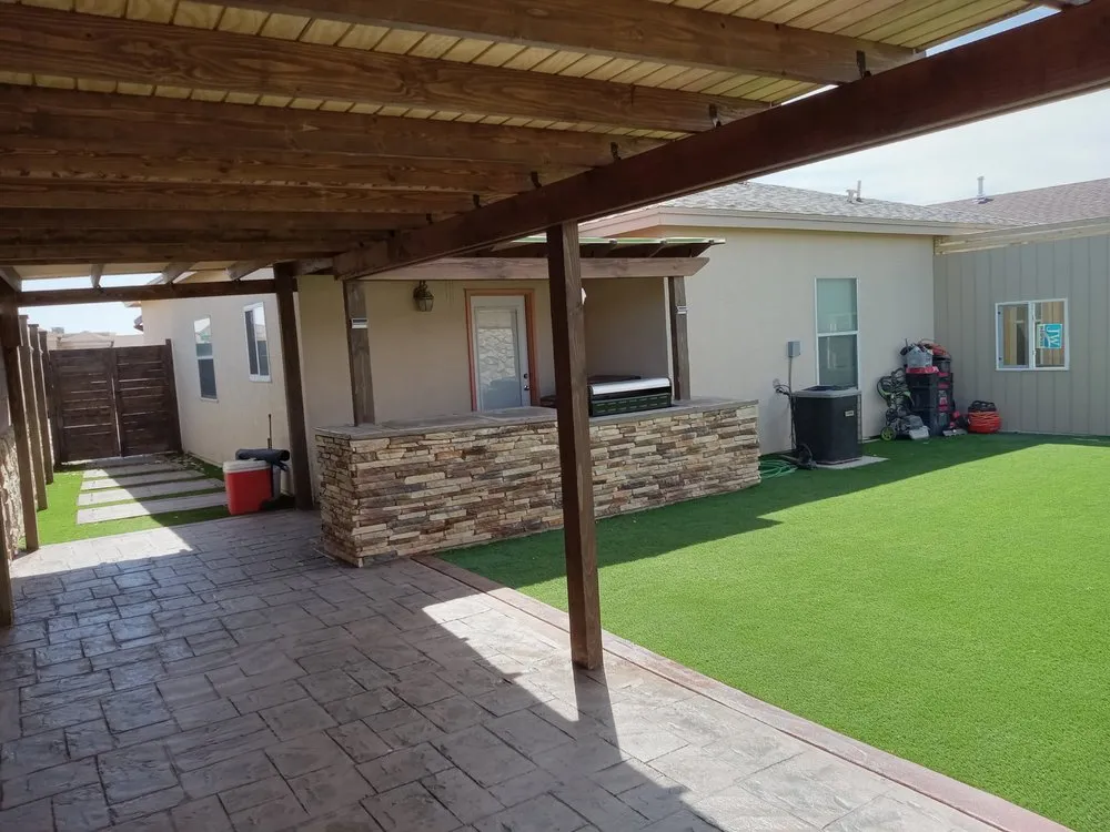 Quality vinyl fence installation for homes in Clint, TX by ASKK Construction