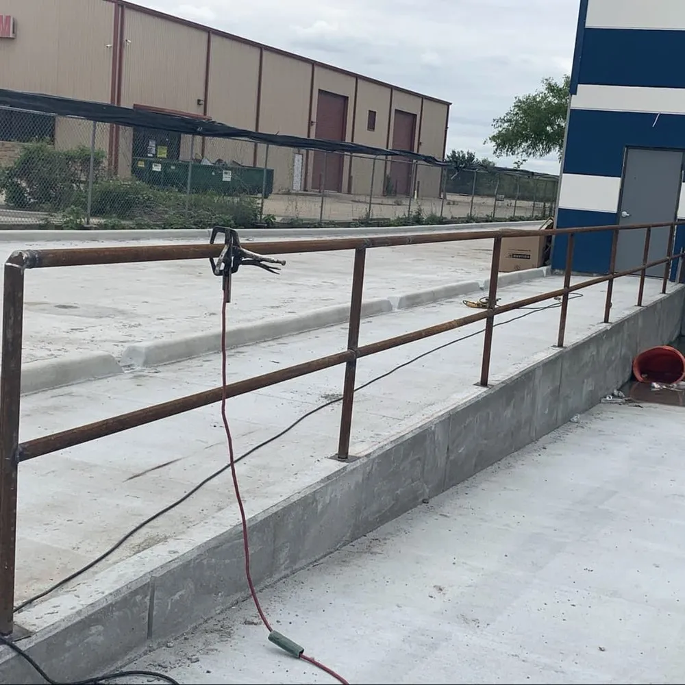 Reliable vinyl fence installation service in Houston, TX - Assembly Techs
