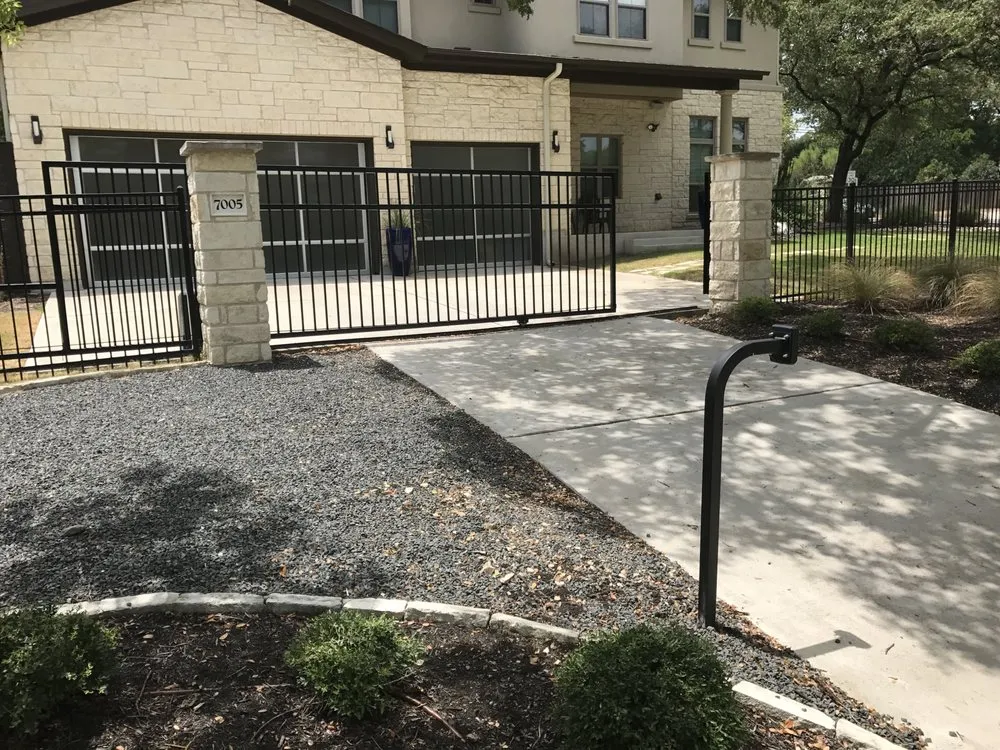 Top-rated wood fence service for homes in Austin, TX by Austin Entry