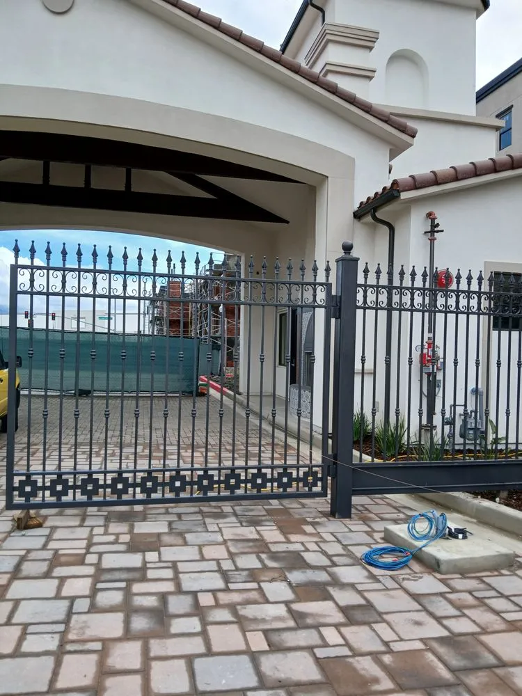 Expert vinyl fence installation service in Pacoima, CA - Automatic Access Gate Operators And Intercom Systems