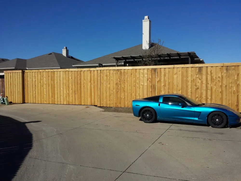 Local vinyl fence installation service in Dallas, TX - Automatic Gate Tech