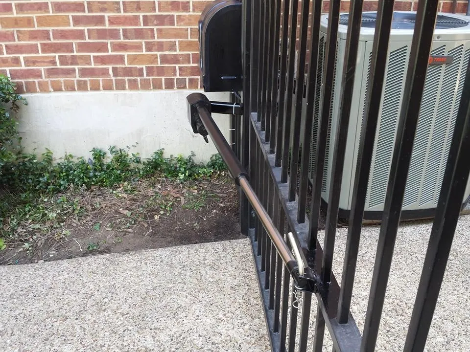 Expert privacy fencing in Dallas, TX by Automatic Gate Tech