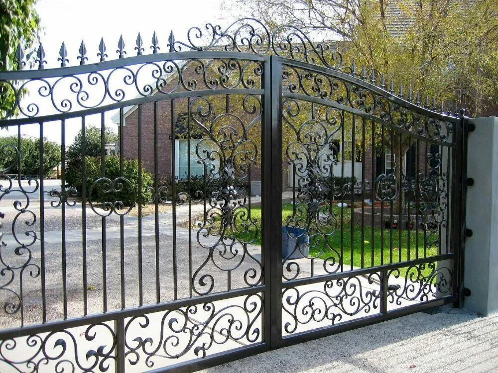 Affordable vinyl fence installation for homes in Phoenix, AZ by Automatic Gates for Less