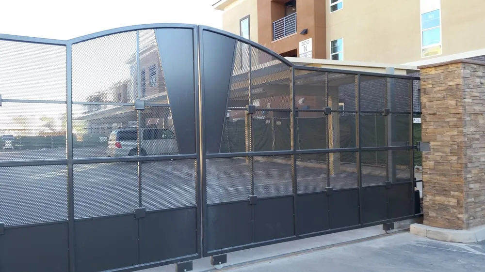 Reliable privacy fencing experts serving Phoenix, AZ - Automatic Gates for Less