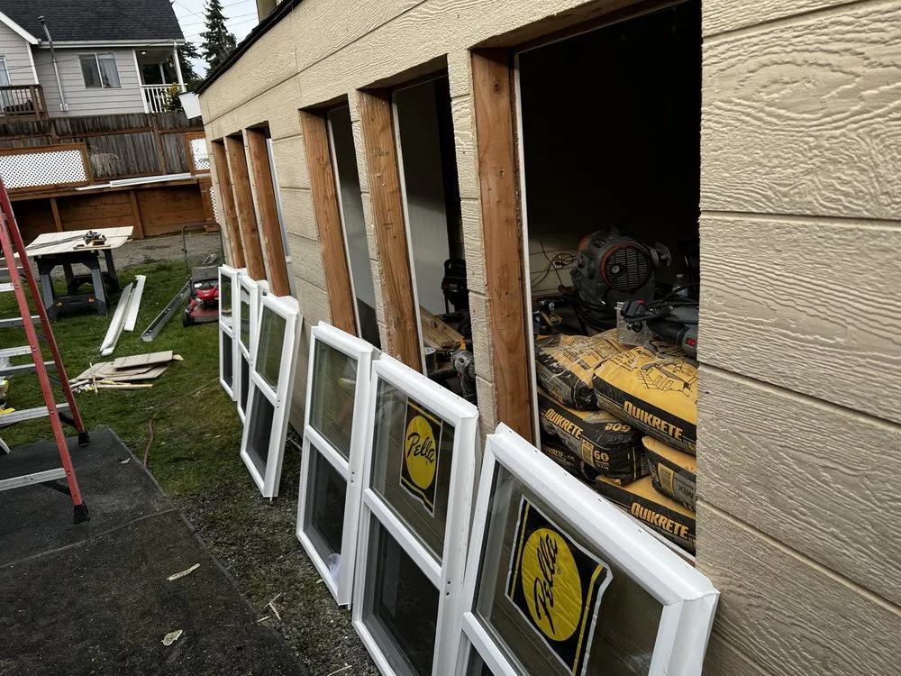 Quality wood fence service experts serving Everett, WA - Aziz Construction