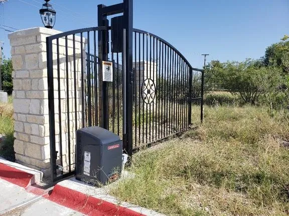 Expert chain link fencing for homes in Temple, TX by Aztec Automatic Gate Systems