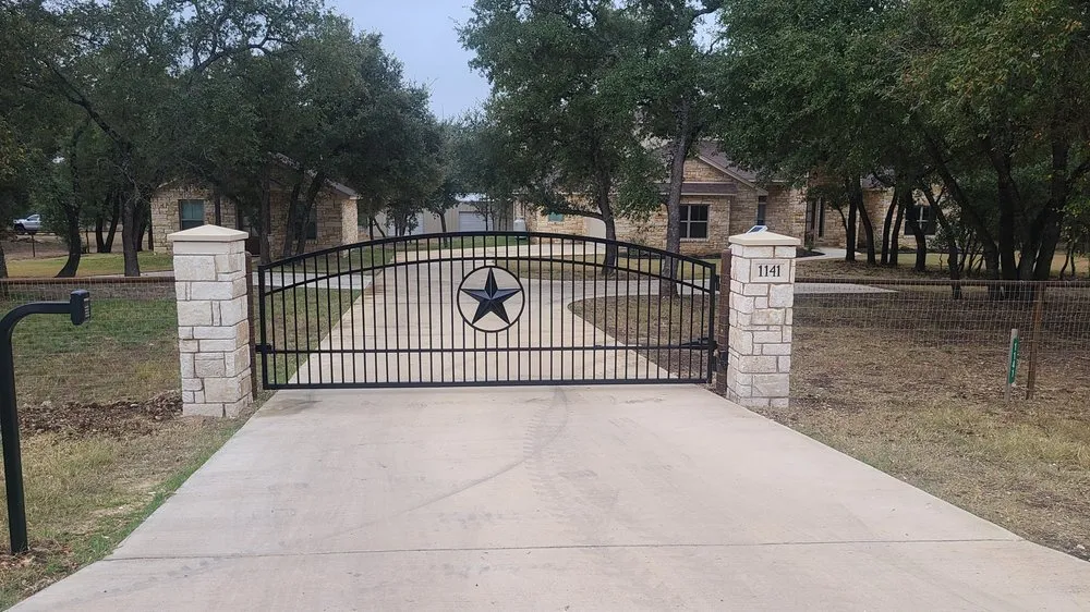 Top-rated privacy fencing experts serving Temple, TX - Aztec Automatic Gate Systems