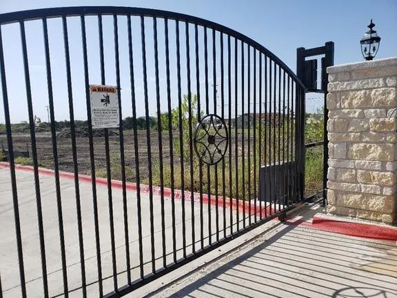 Top-rated chain link fencing for homes in Temple, TX by Aztec Automatic Gate Systems