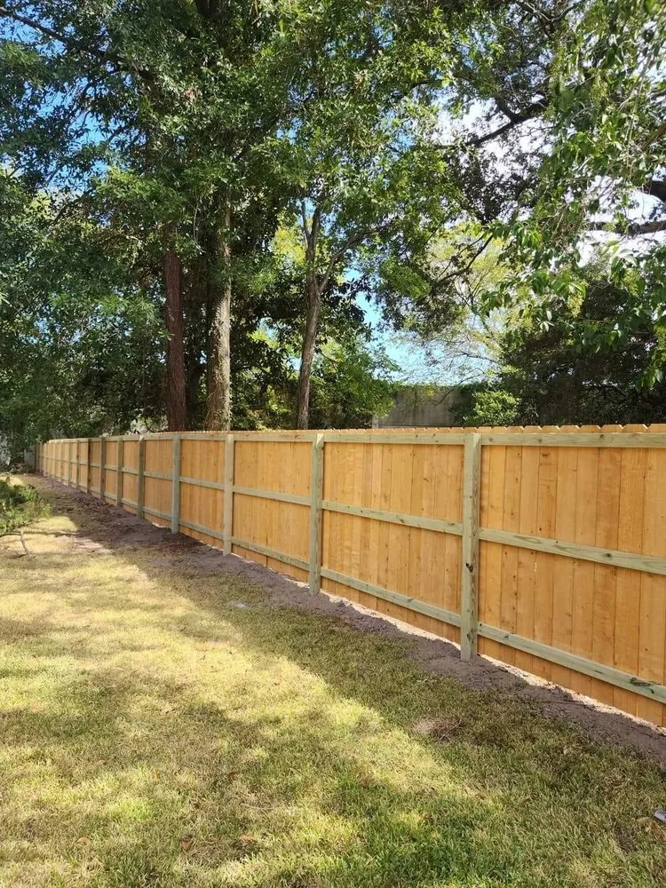 Quality chain link fencing for homes in Kenner, LA by B&A Construction