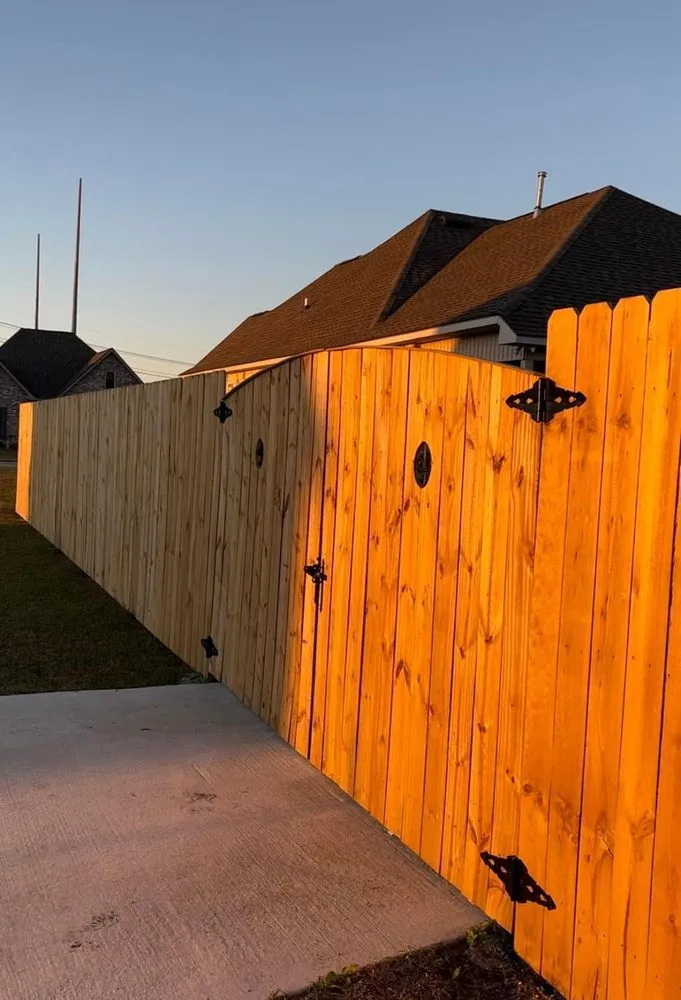 Expert vinyl fence installation for homes in Kenner, LA by B&A Construction