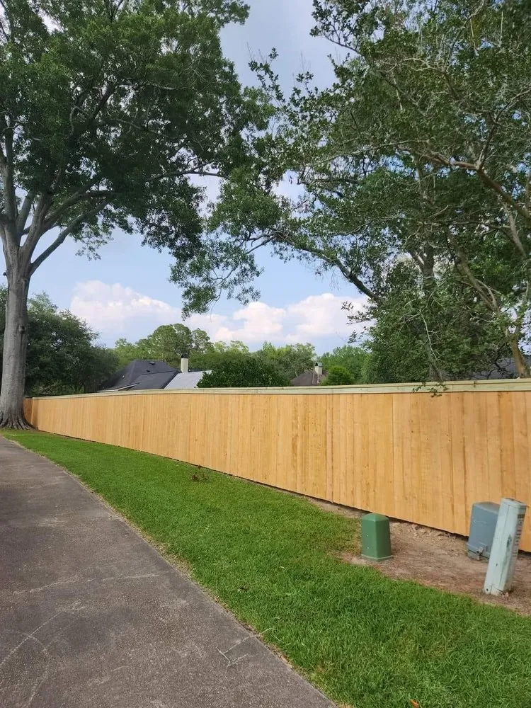 Professional wood fence service experts serving Kenner, LA - B&A Construction