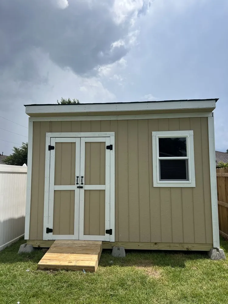 Reliable vinyl fence installation for homes in Kenner, LA by B&A Construction