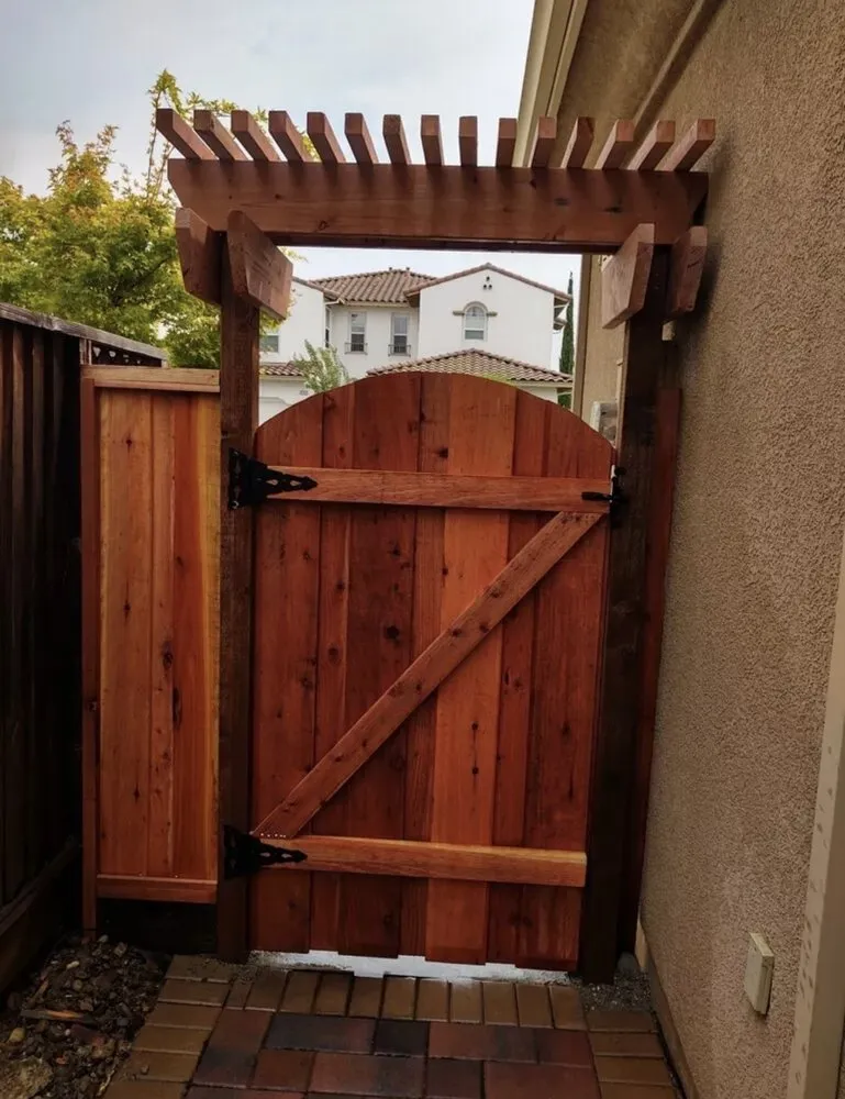 Affordable fence installation service in Kenner, LA - B&A Construction