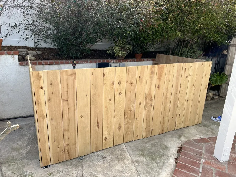 Trusted vinyl fence installation in Oxnard, CA by Barrick Construction
