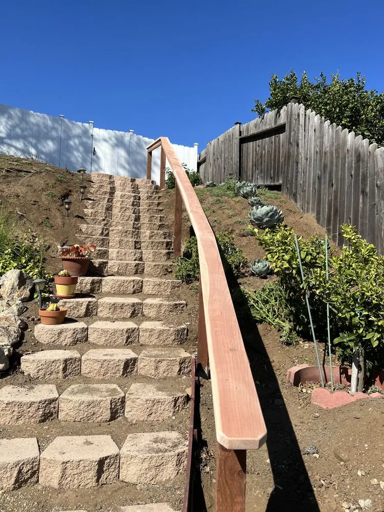 Affordable vinyl fence installation experts serving Oxnard, CA - Barrick Construction