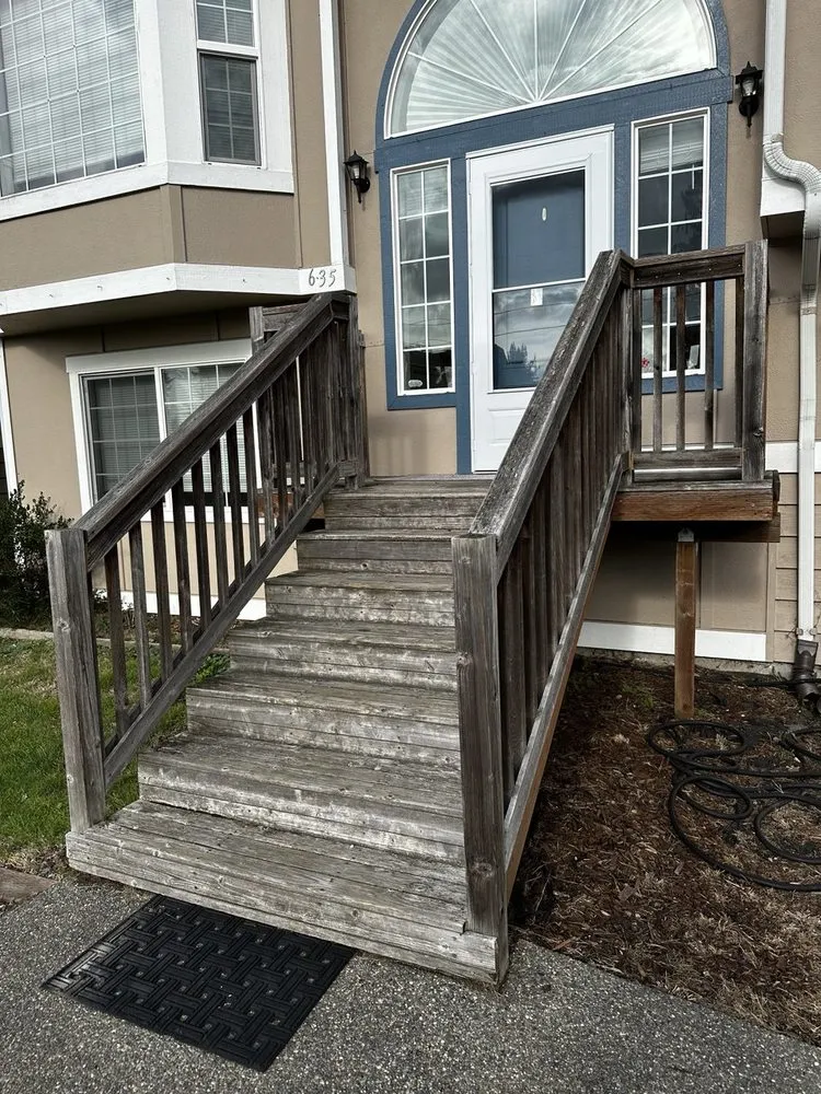 Quality wood fence service for homes in Kent, WA by Bash Solutions