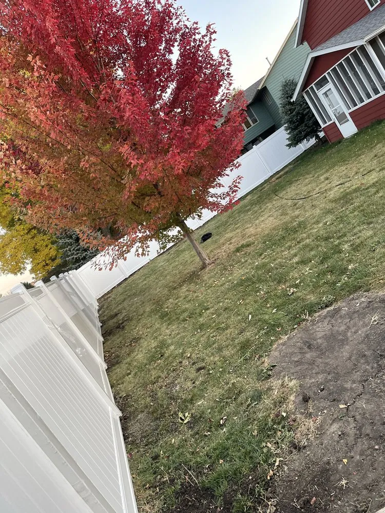 Quality chain link fencing for homes in Sioux Falls, SD by B&B Builders