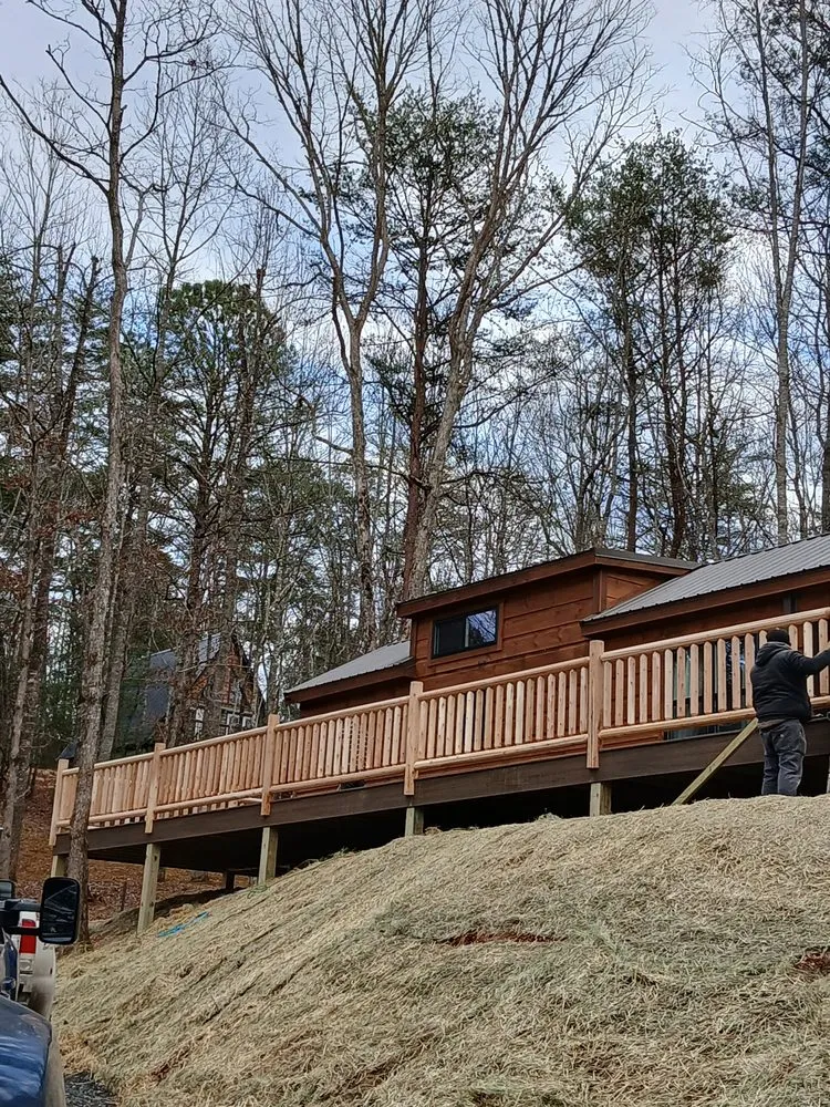 Expert vinyl fence installation for homes in Clyde, NC by B&B Construction Concept