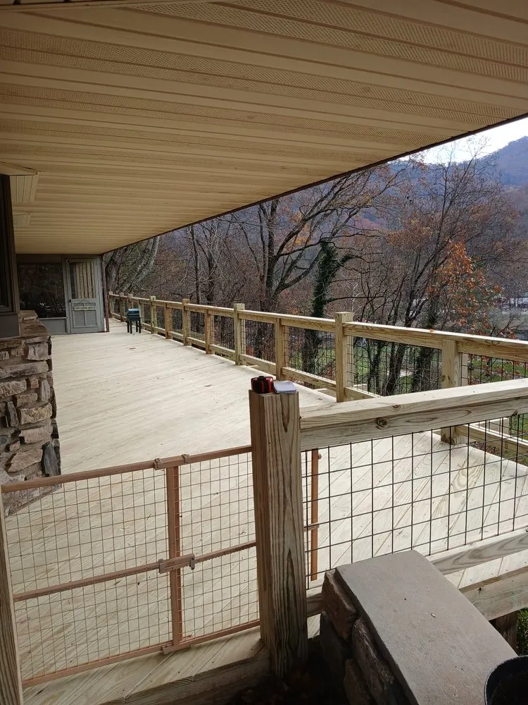 Top-rated vinyl fence installation service in Clyde, NC - B&B Construction Concept